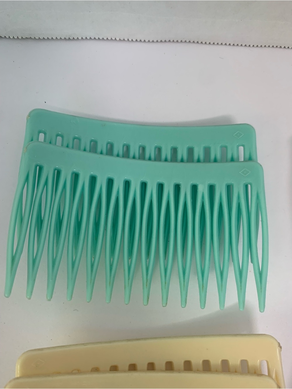 Vintage Goody Hair Side Combs 2.5โ Multiple Colors Lot of 45 (21 Pairs) - Picture 6 of 10